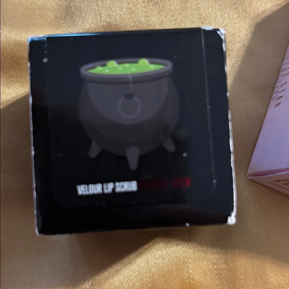 Jeffree Star Magic Star Setting Powder - Topaz and Velour Witches Brew Lip Scrub